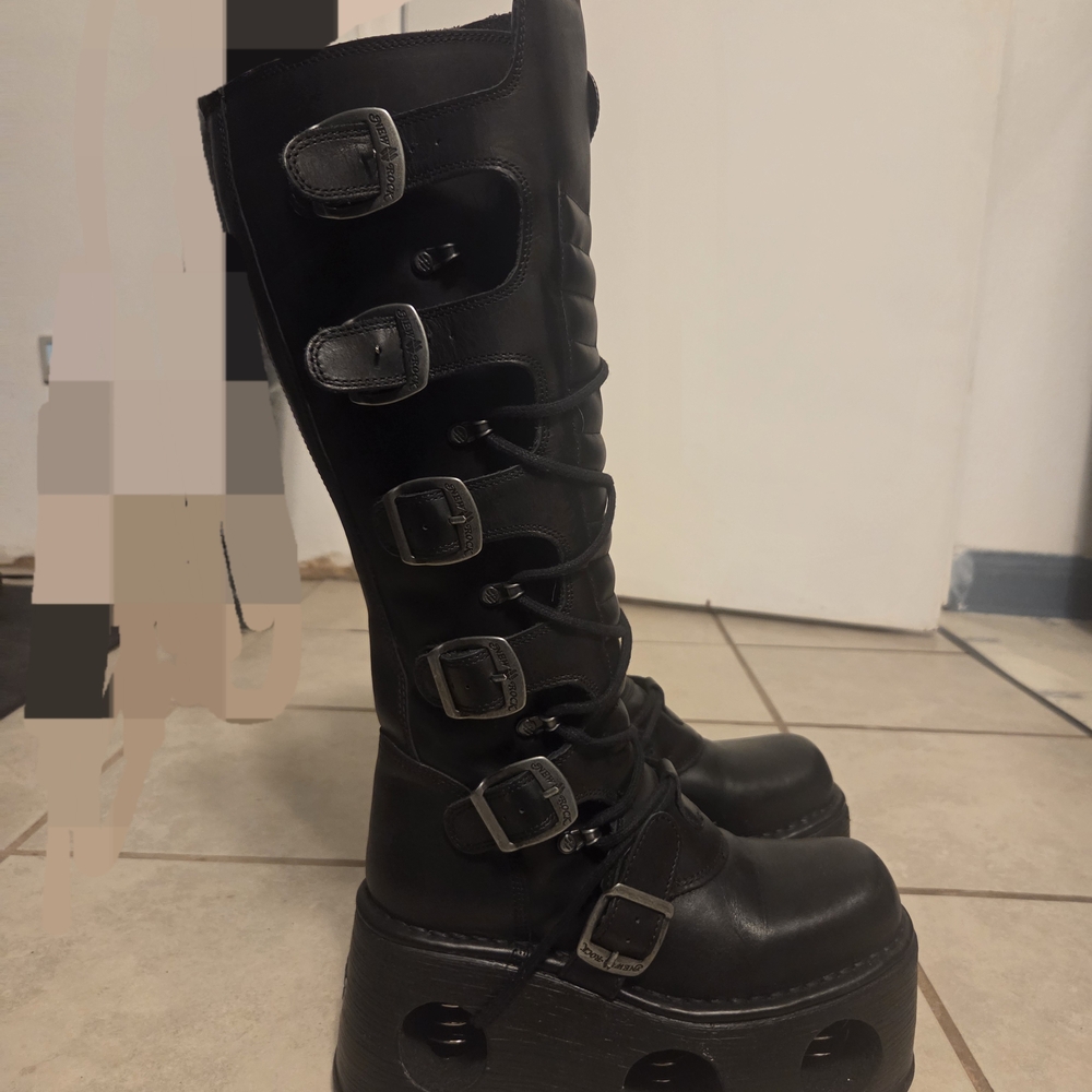 New Rock Spring Boots